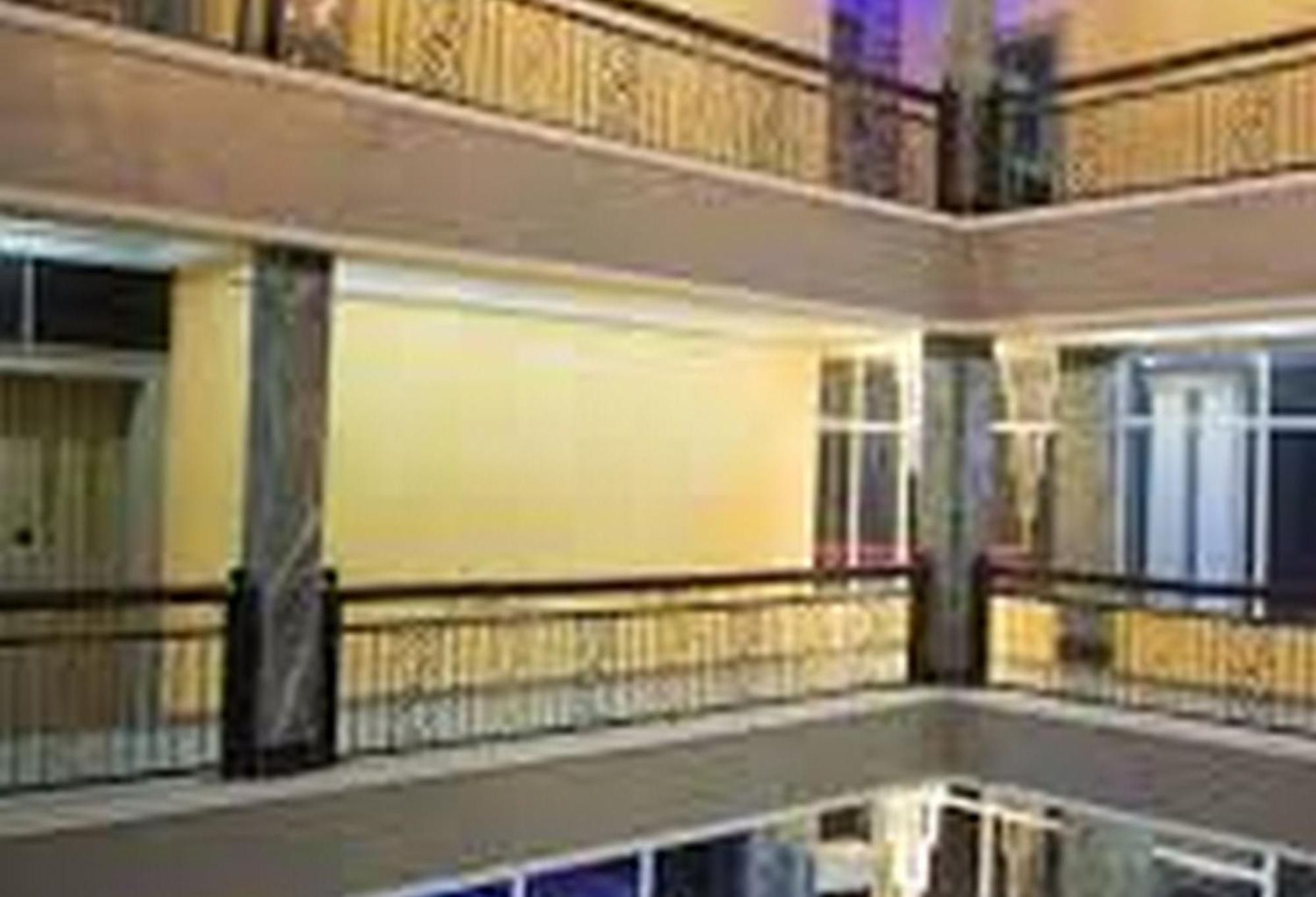 Room In Lodge - Hampton Towers Spa Asaba Εξωτερικό φωτογραφία