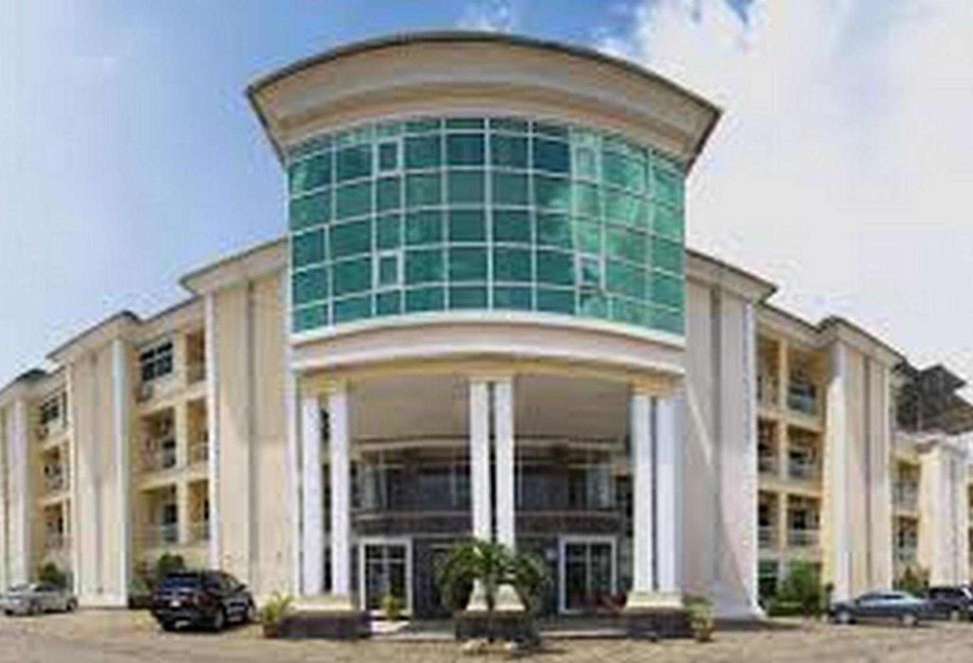 Room In Lodge - Hampton Towers Spa Asaba Εξωτερικό φωτογραφία